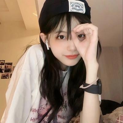 不装了，我姐姐是首富