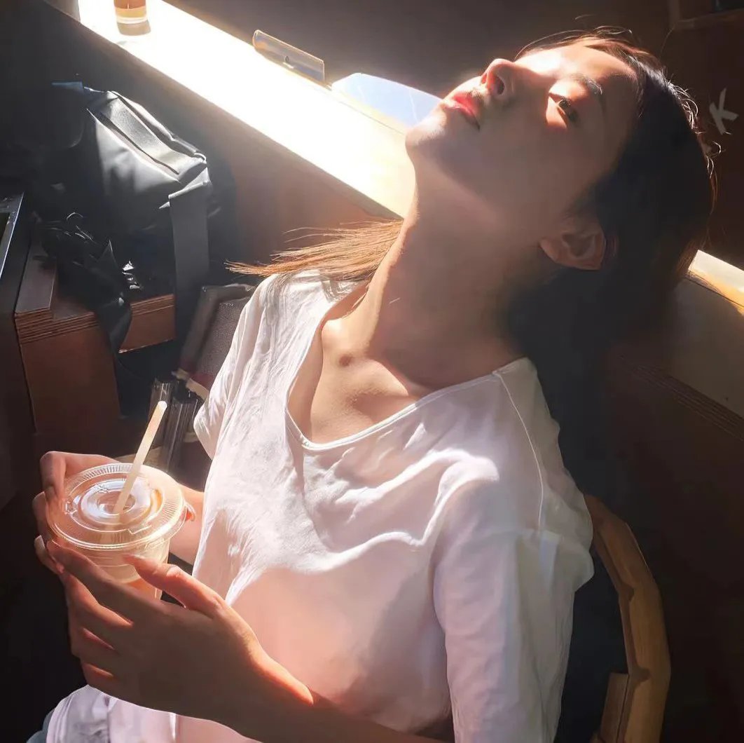 困在婚礼上的伴娘